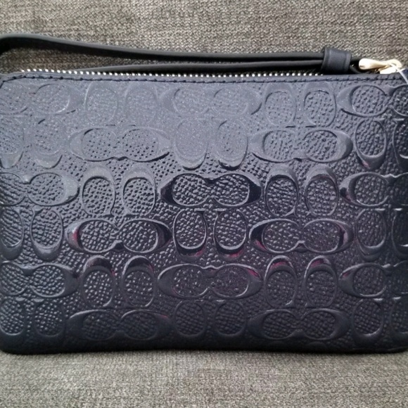 Coach patent leather wristlet - Picture 2 of 3